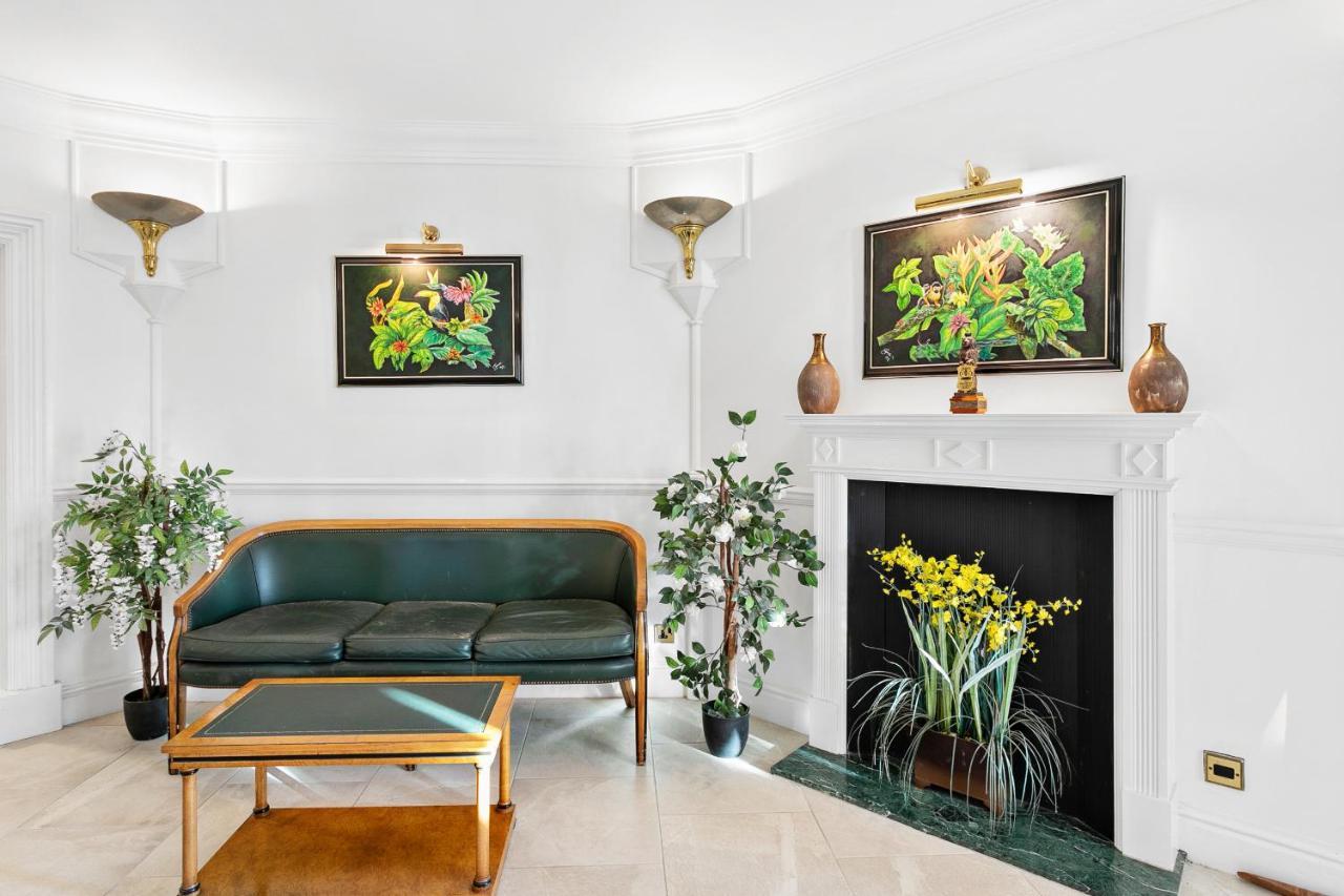 The Seaview Suites At The Corbyn Apartments Торки Экстерьер фото