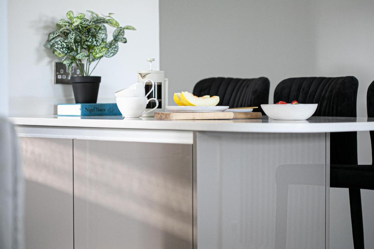 The Seaview Suites At The Corbyn Apartments Торки Экстерьер фото