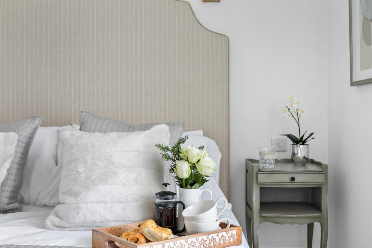 The Seaview Suites At The Corbyn Apartments Торки Экстерьер фото