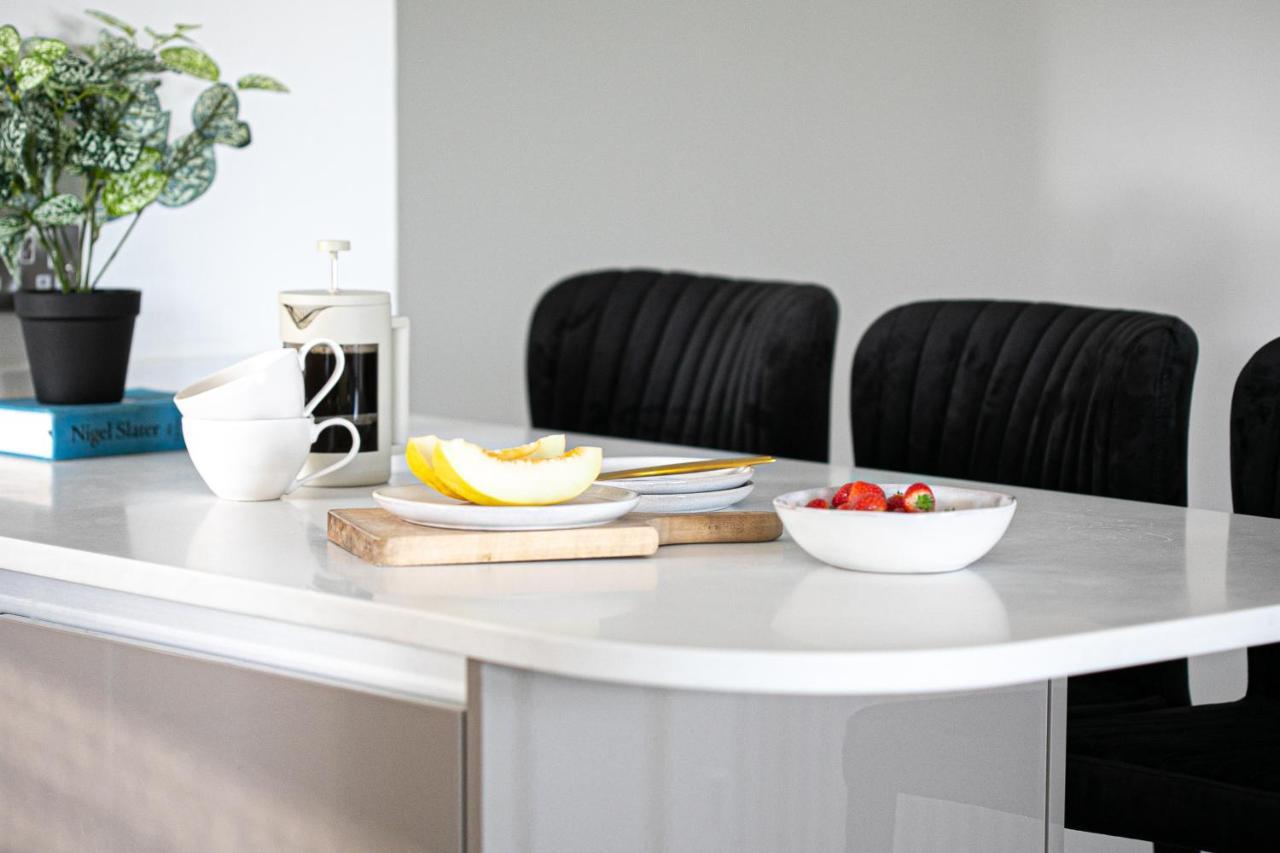 The Seaview Suites At The Corbyn Apartments Торки Экстерьер фото
