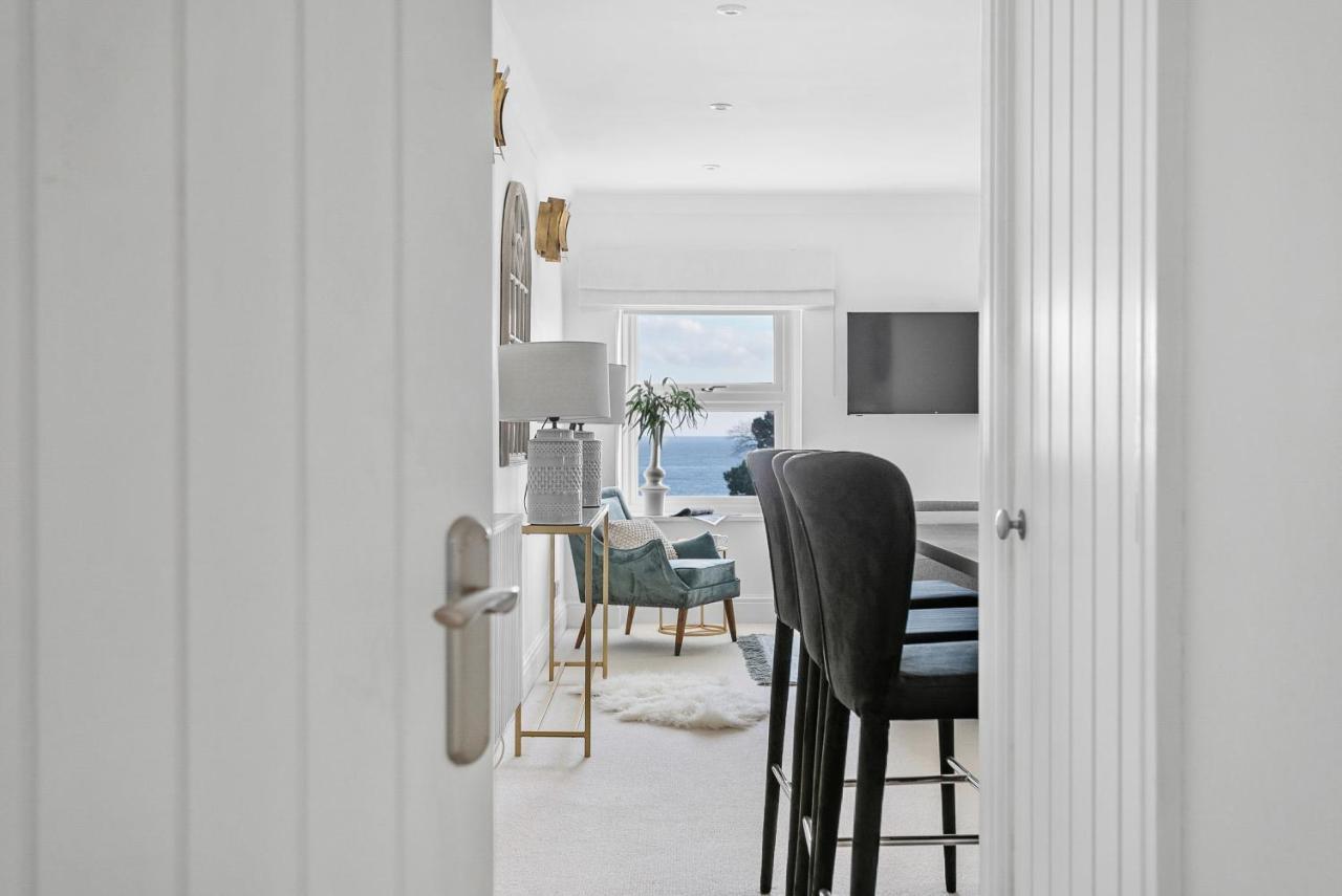 The Seaview Suites At The Corbyn Apartments Торки Экстерьер фото