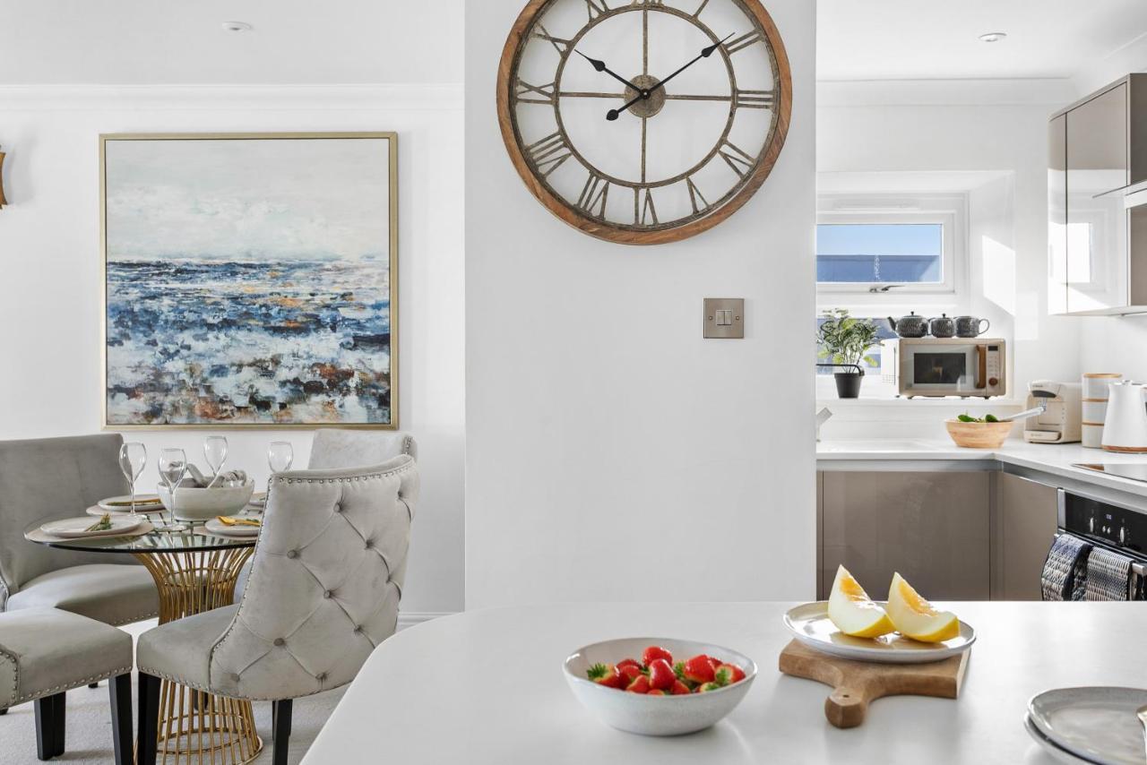 The Seaview Suites At The Corbyn Apartments Торки Экстерьер фото