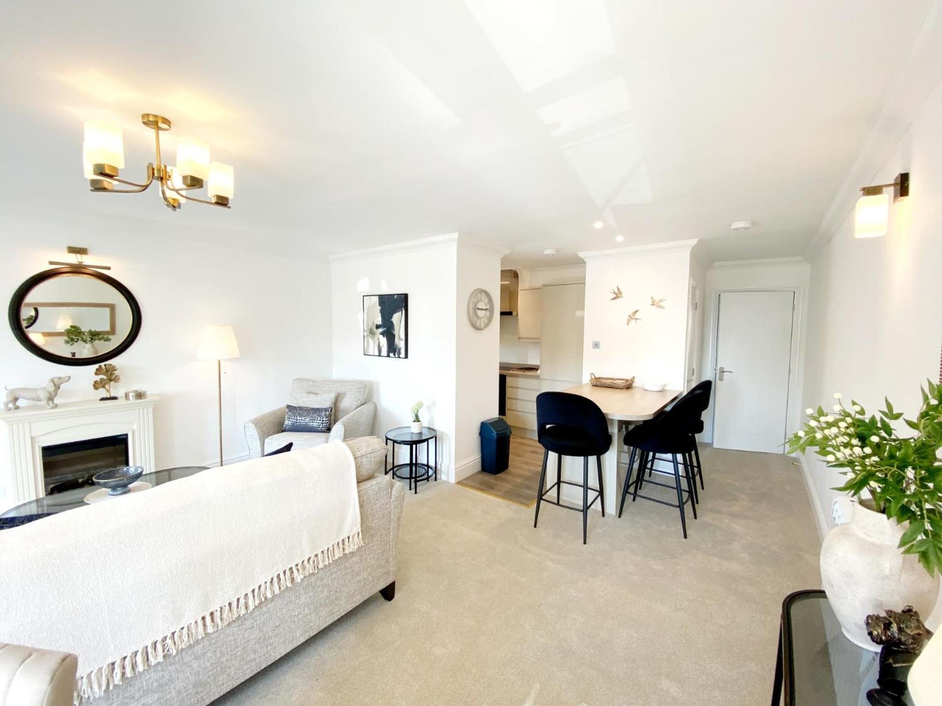 The Seaview Suites At The Corbyn Apartments Торки Экстерьер фото