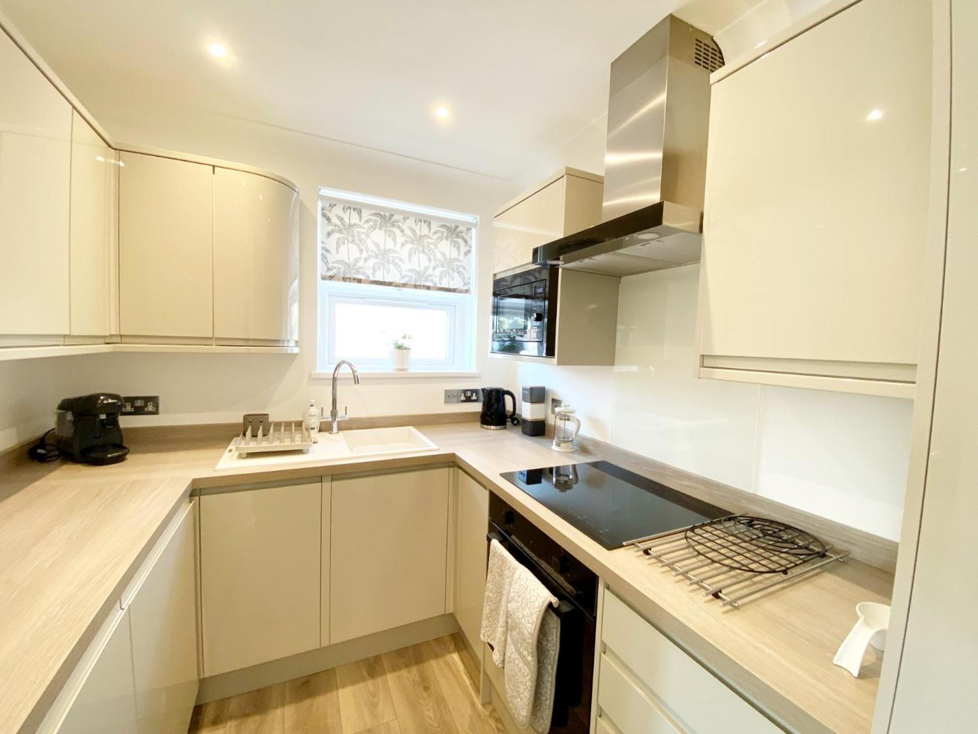 The Seaview Suites At The Corbyn Apartments Торки Экстерьер фото