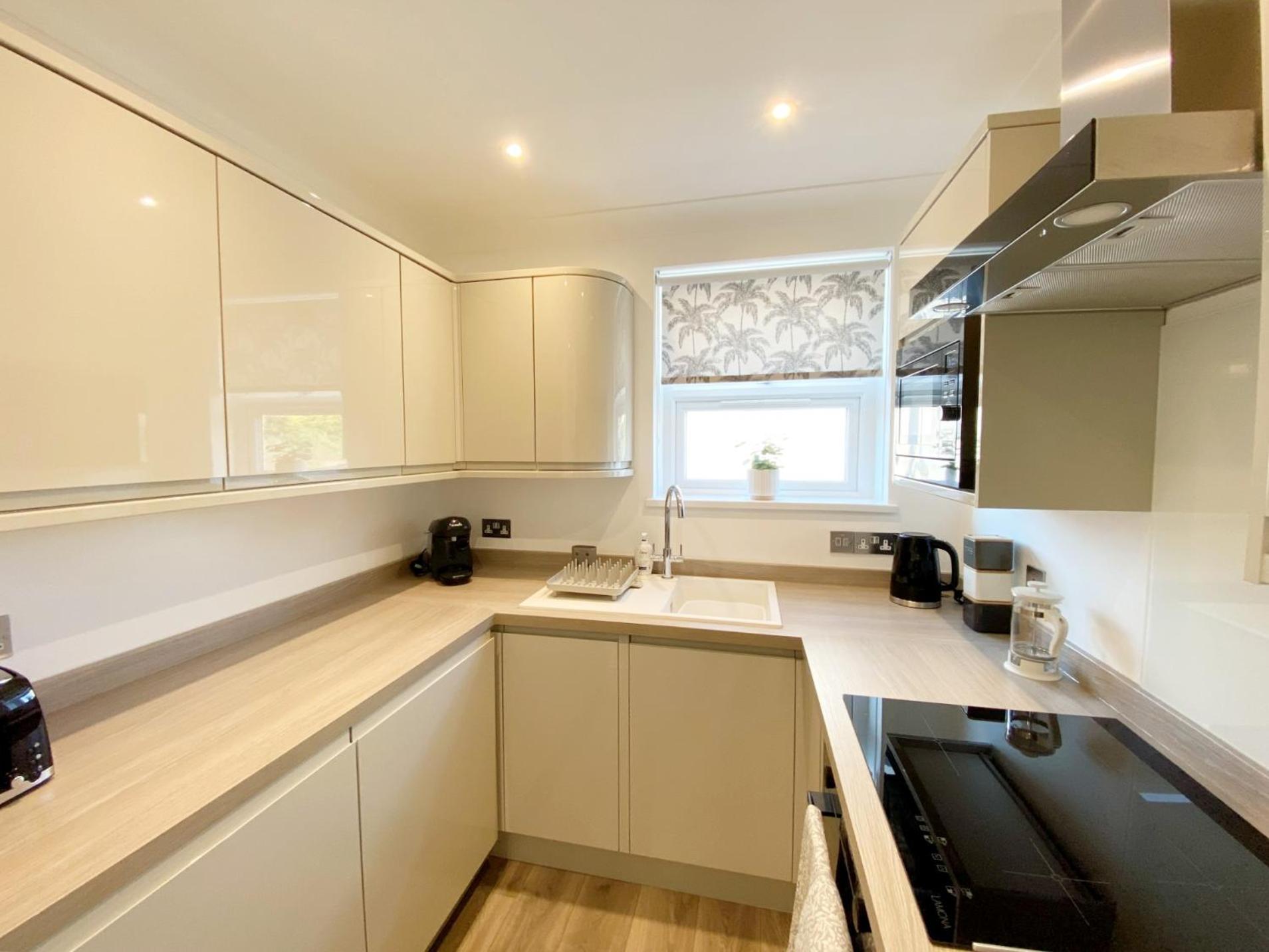 The Seaview Suites At The Corbyn Apartments Торки Экстерьер фото