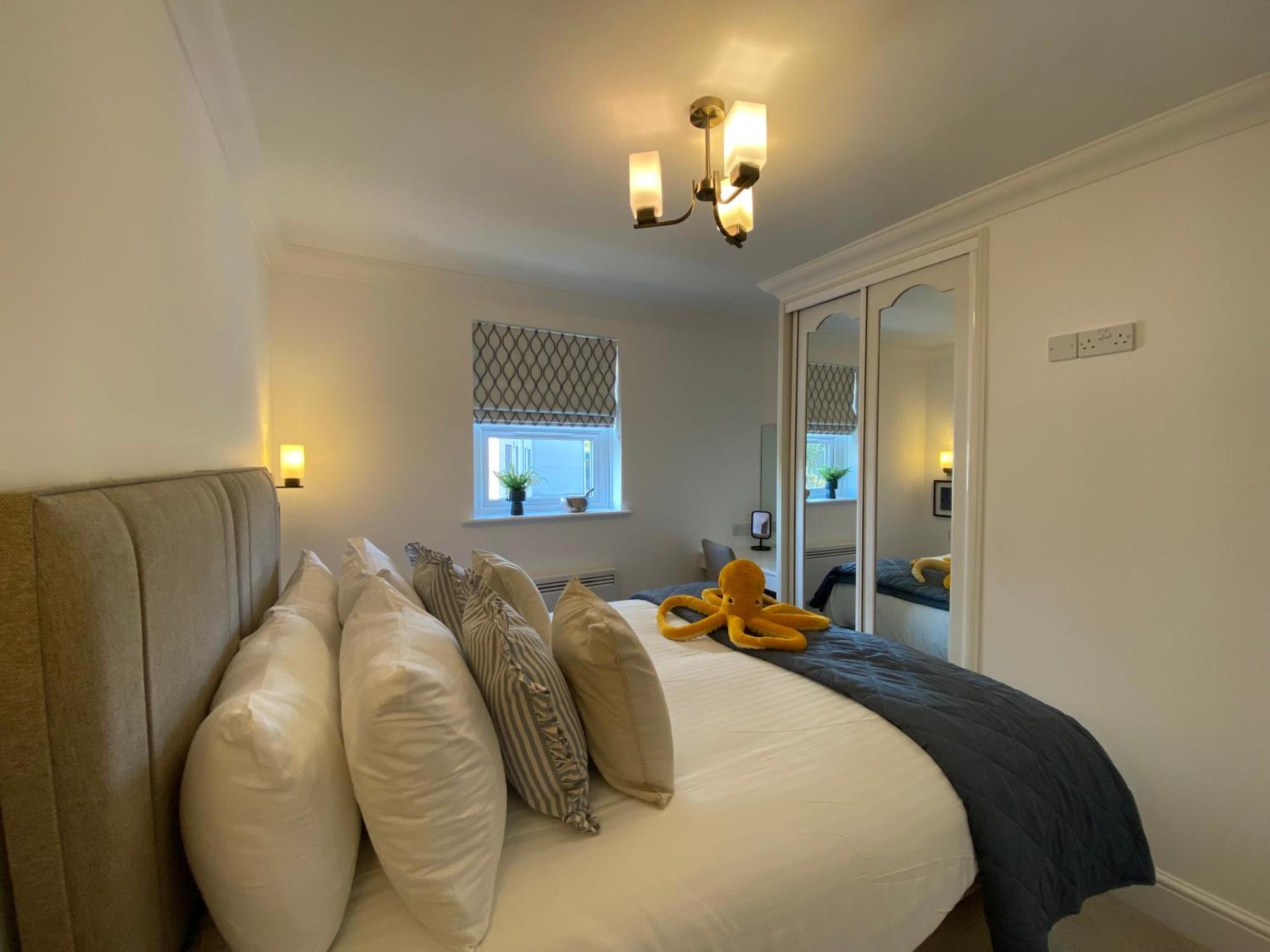 The Seaview Suites At The Corbyn Apartments Торки Экстерьер фото