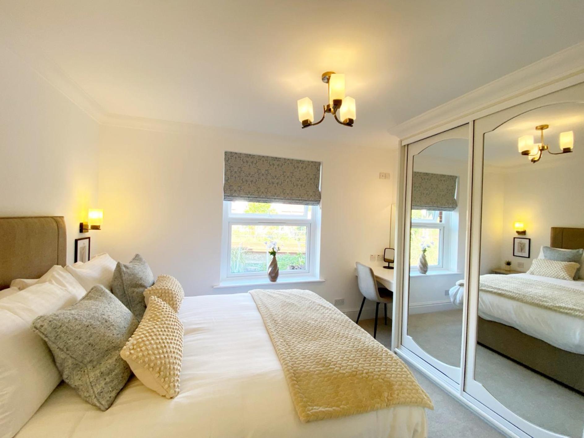 The Seaview Suites At The Corbyn Apartments Торки Экстерьер фото